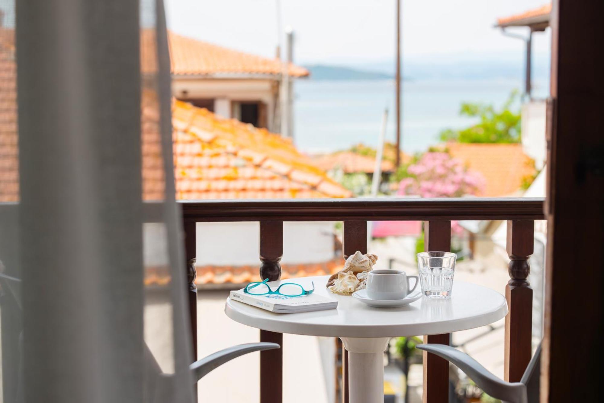 Athos Guest House Pansion Uranúpoli Kültér fotó